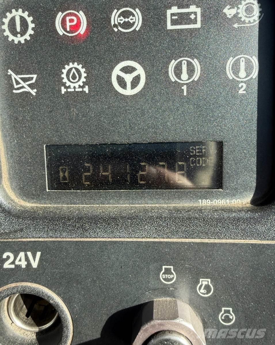 CAT 740B Kĺbové nákladné autá