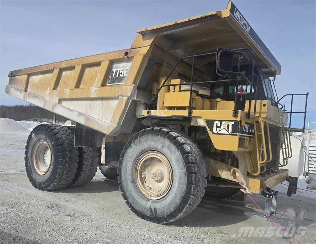 CAT 775E Kĺbové nákladné autá