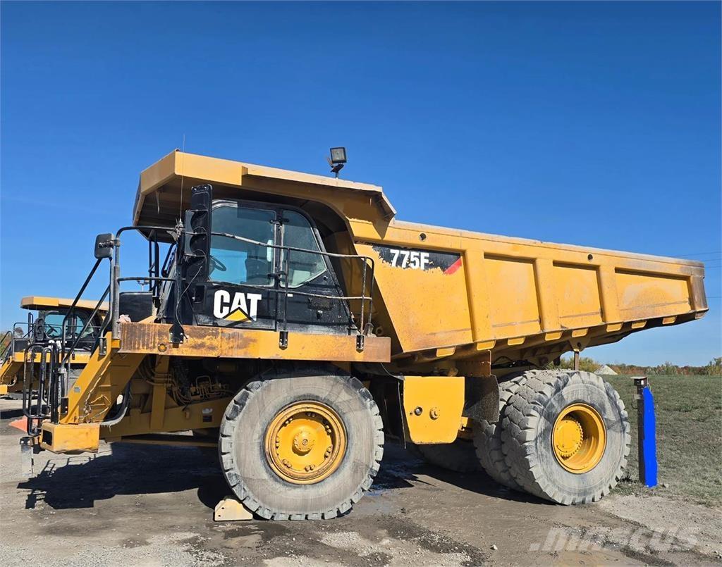 CAT 775F Kĺbové nákladné autá
