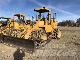 CAT 815B Pôdne kompaktory