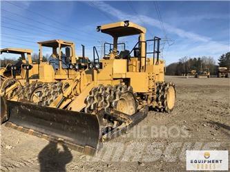 CAT 815B Pôdne kompaktory