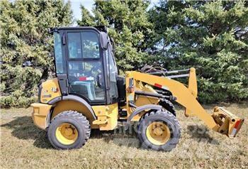 CAT 903D Kolesové nakladače