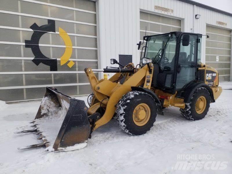 CAT 906M Kolesové nakladače