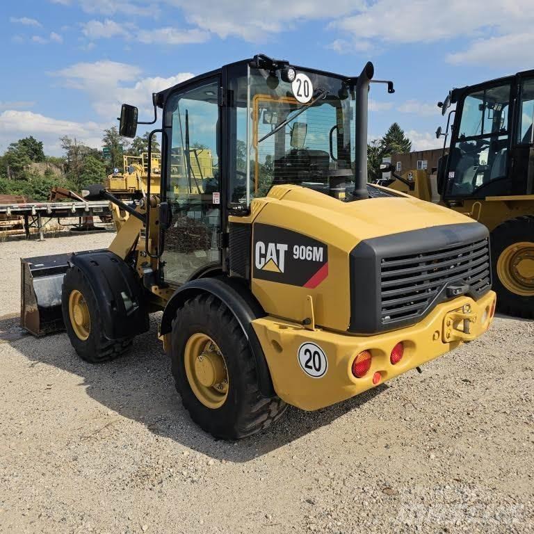 CAT 906M Kolesové nakladače