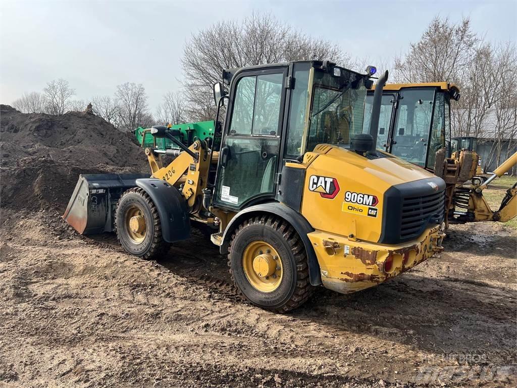 CAT 906M Kolesové nakladače