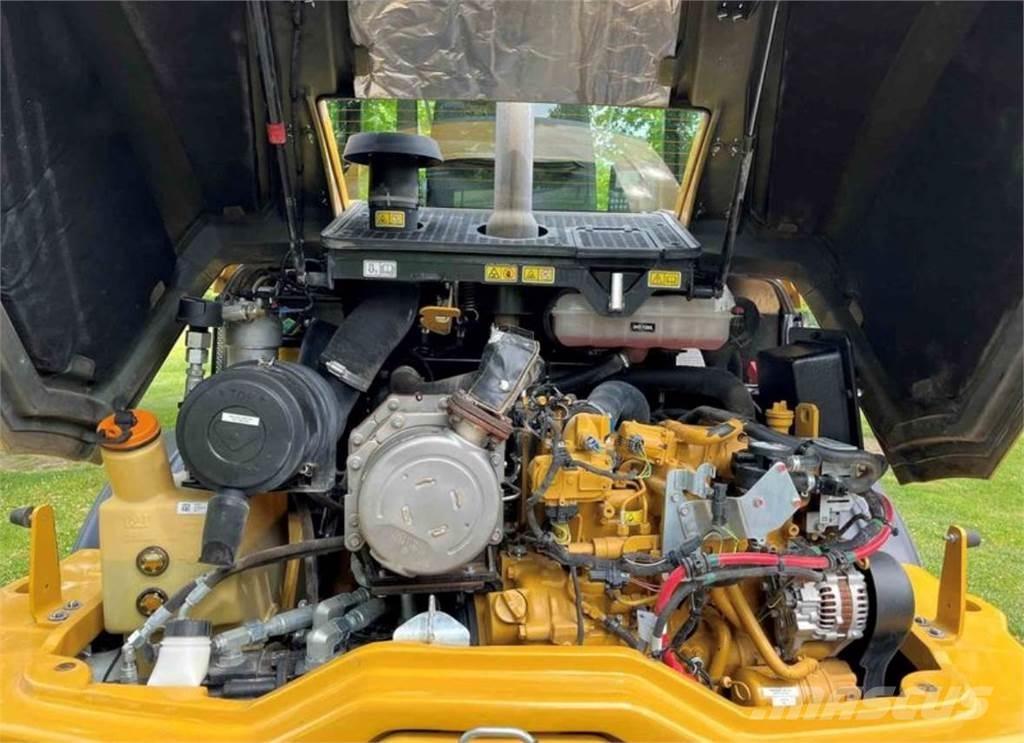 CAT 908M Kolesové nakladače