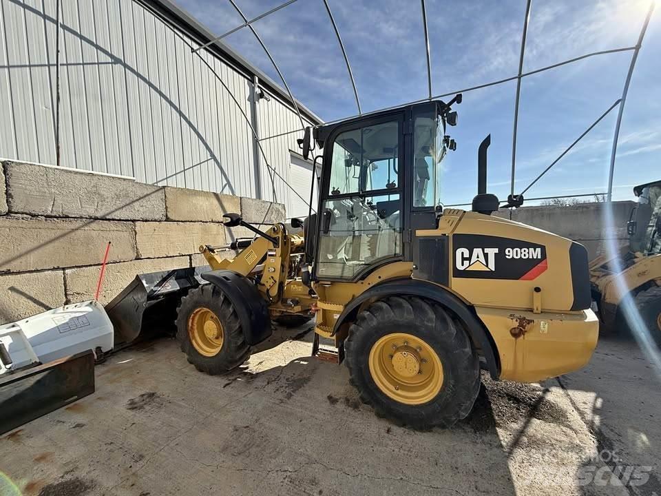 CAT 908M Kolesové nakladače
