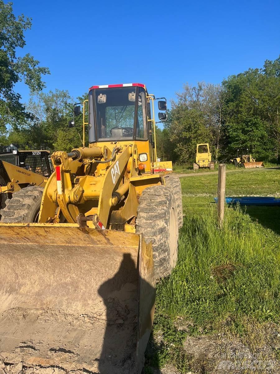CAT 916 Kolesové nakladače