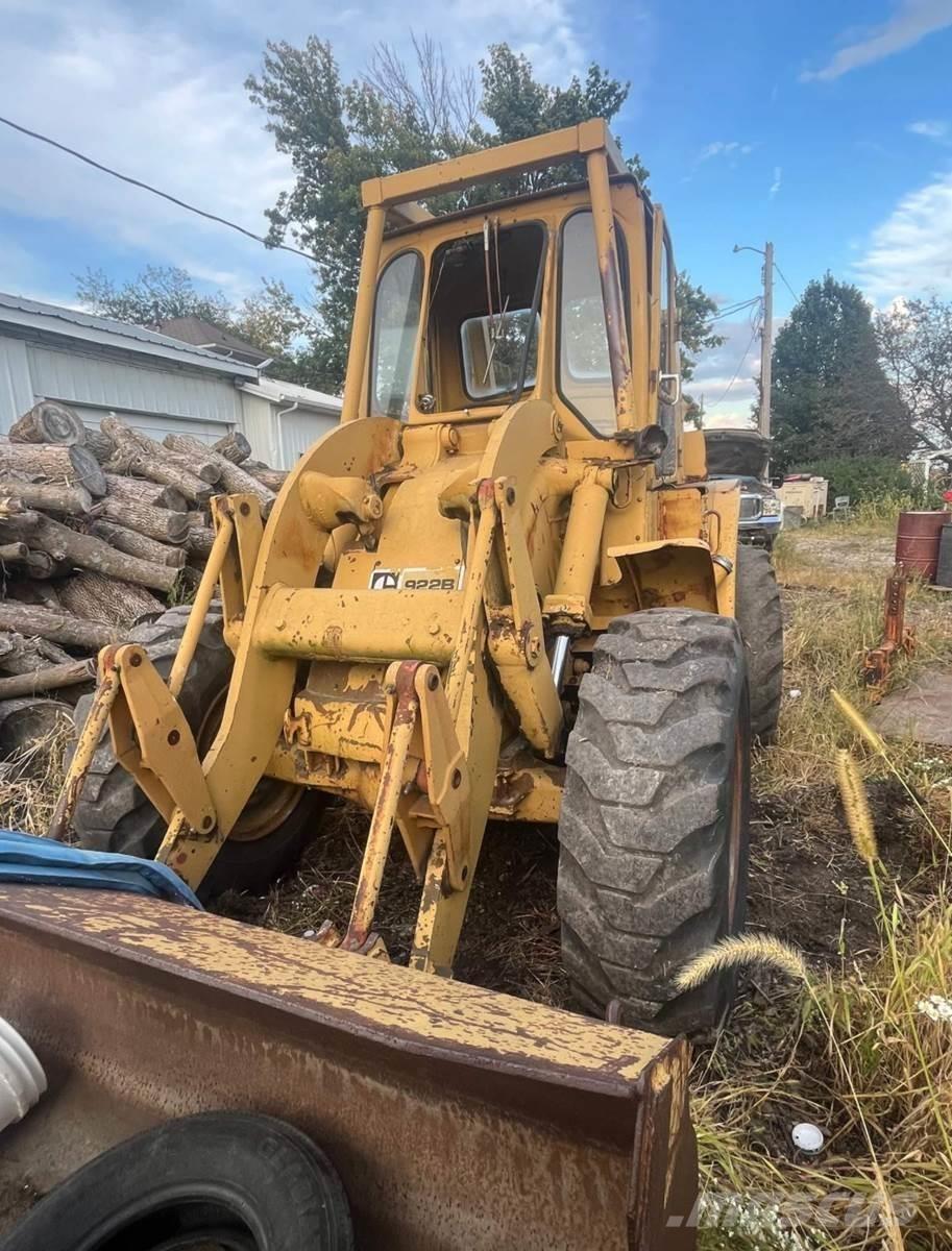 CAT 922B Kolesové nakladače