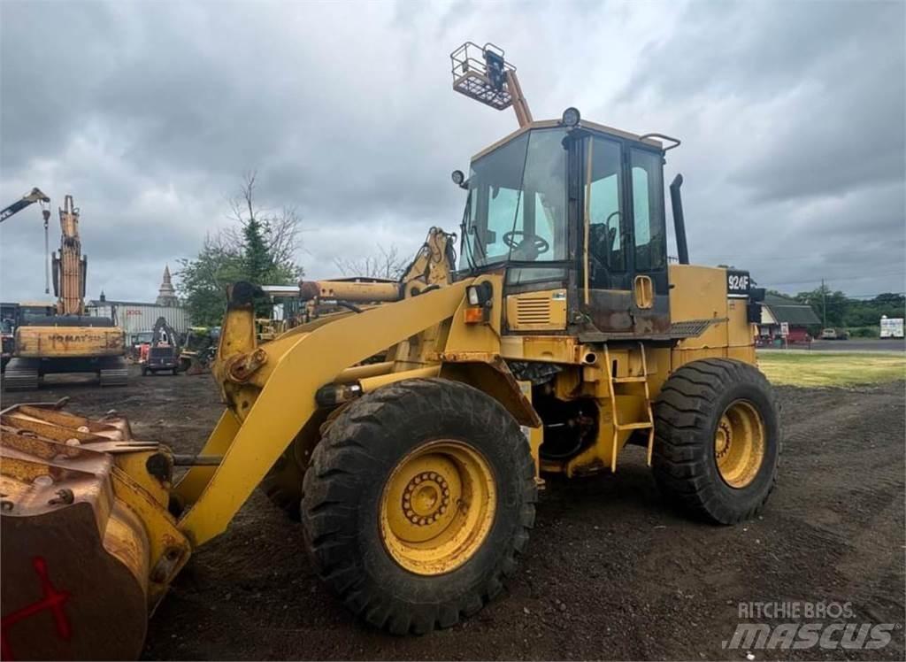 CAT 924F Kolesové nakladače