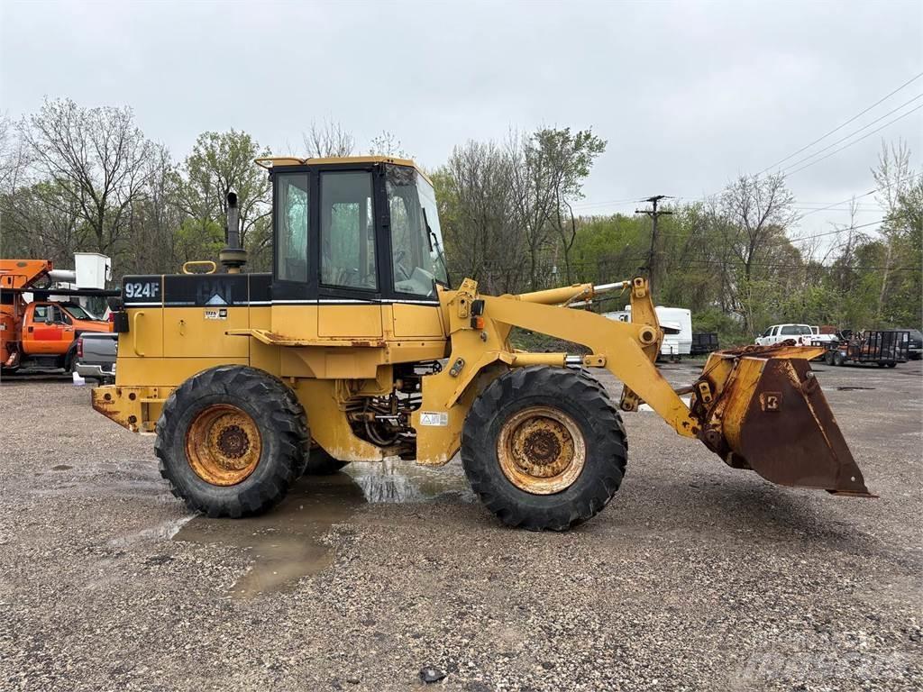 CAT 924F Kolesové nakladače