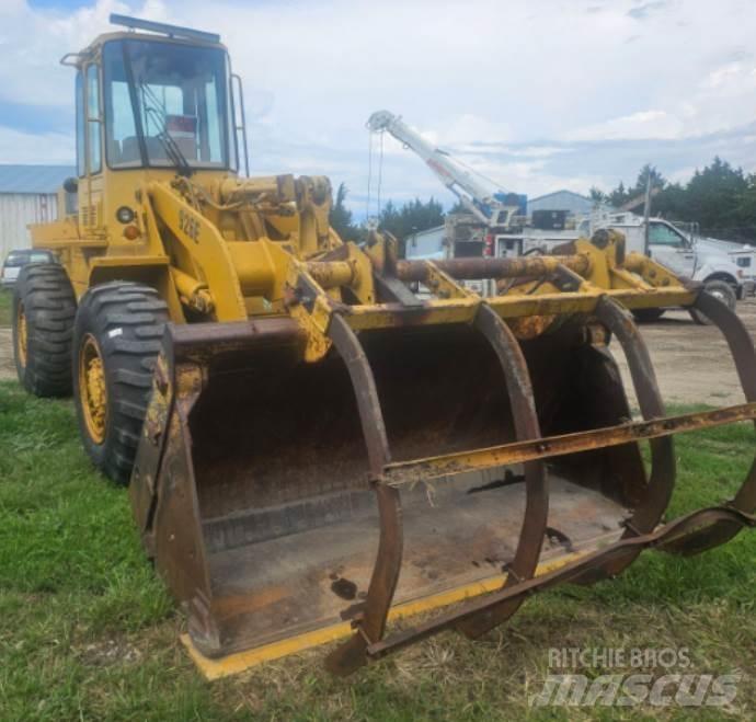 CAT 926E Kolesové nakladače