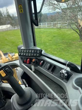 CAT 926M Kolesové nakladače