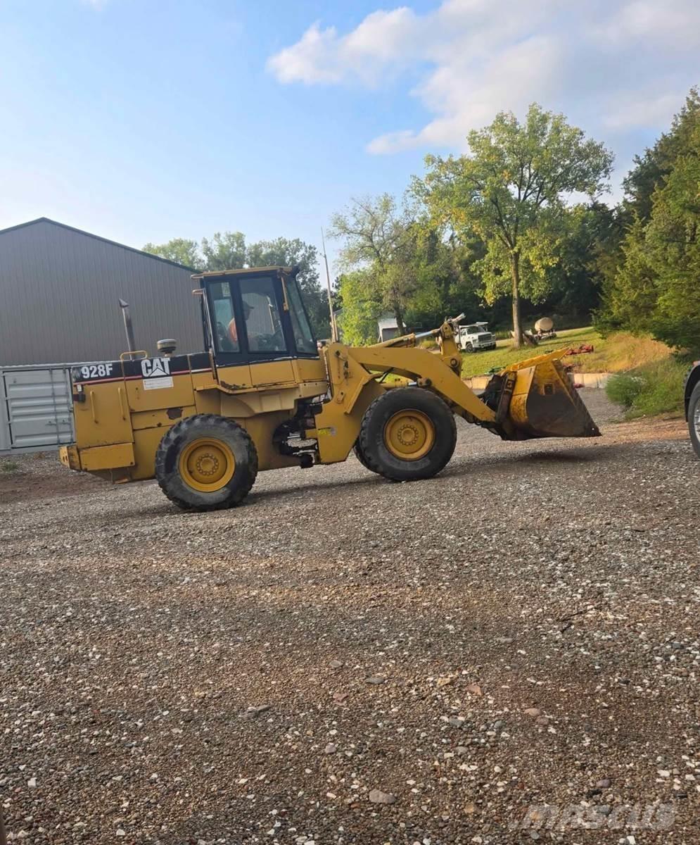 CAT 928F Kolesové nakladače