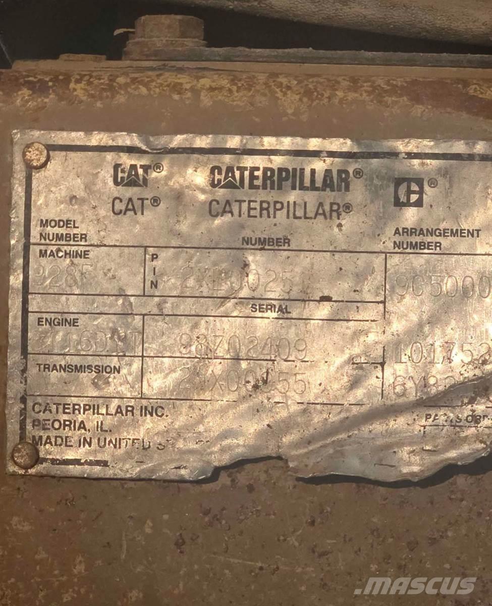 CAT 928F Kolesové nakladače