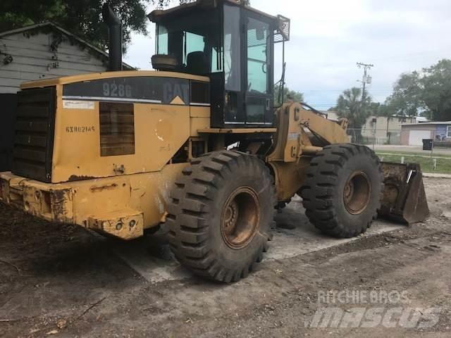 CAT 928G Kolesové nakladače