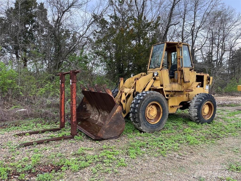 CAT 930 Kolesové nakladače