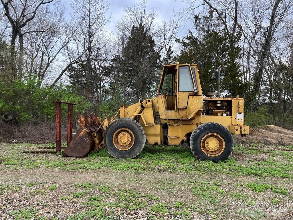 CAT 930 Kolesové nakladače