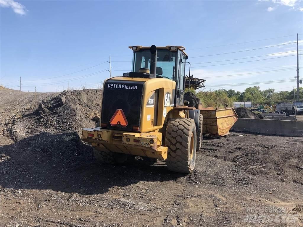 CAT 930G Kolesové nakladače