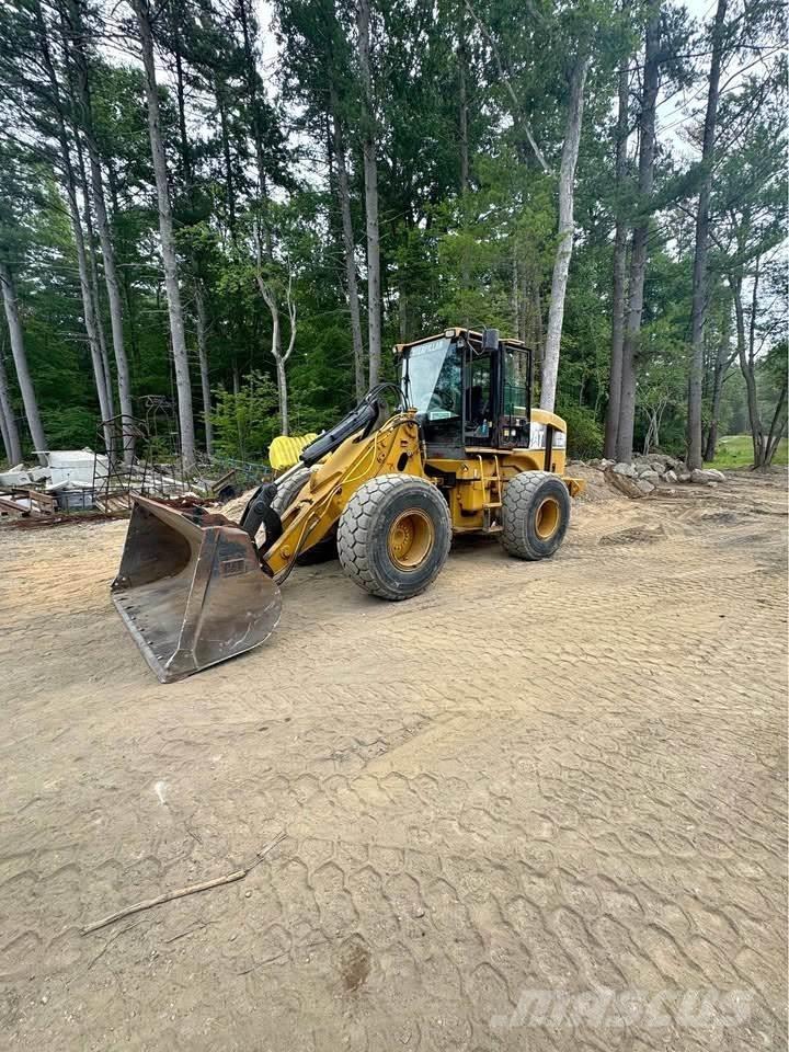 CAT 930G Kolesové nakladače