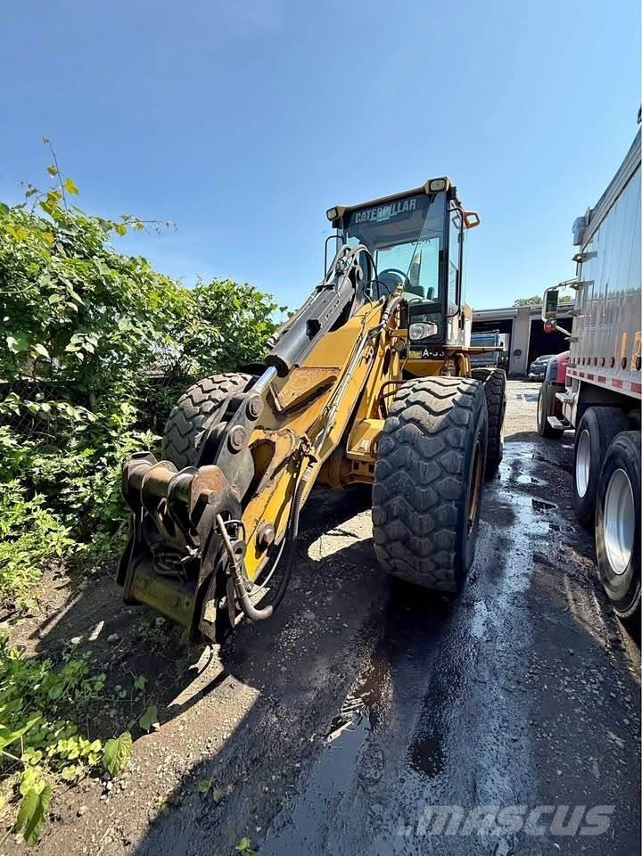 CAT 930G Kolesové nakladače