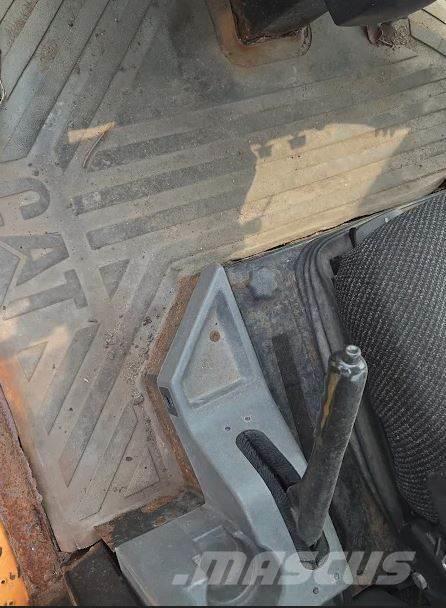 CAT 930G Kolesové nakladače