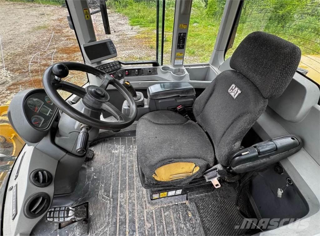 CAT 930K Kolesové nakladače