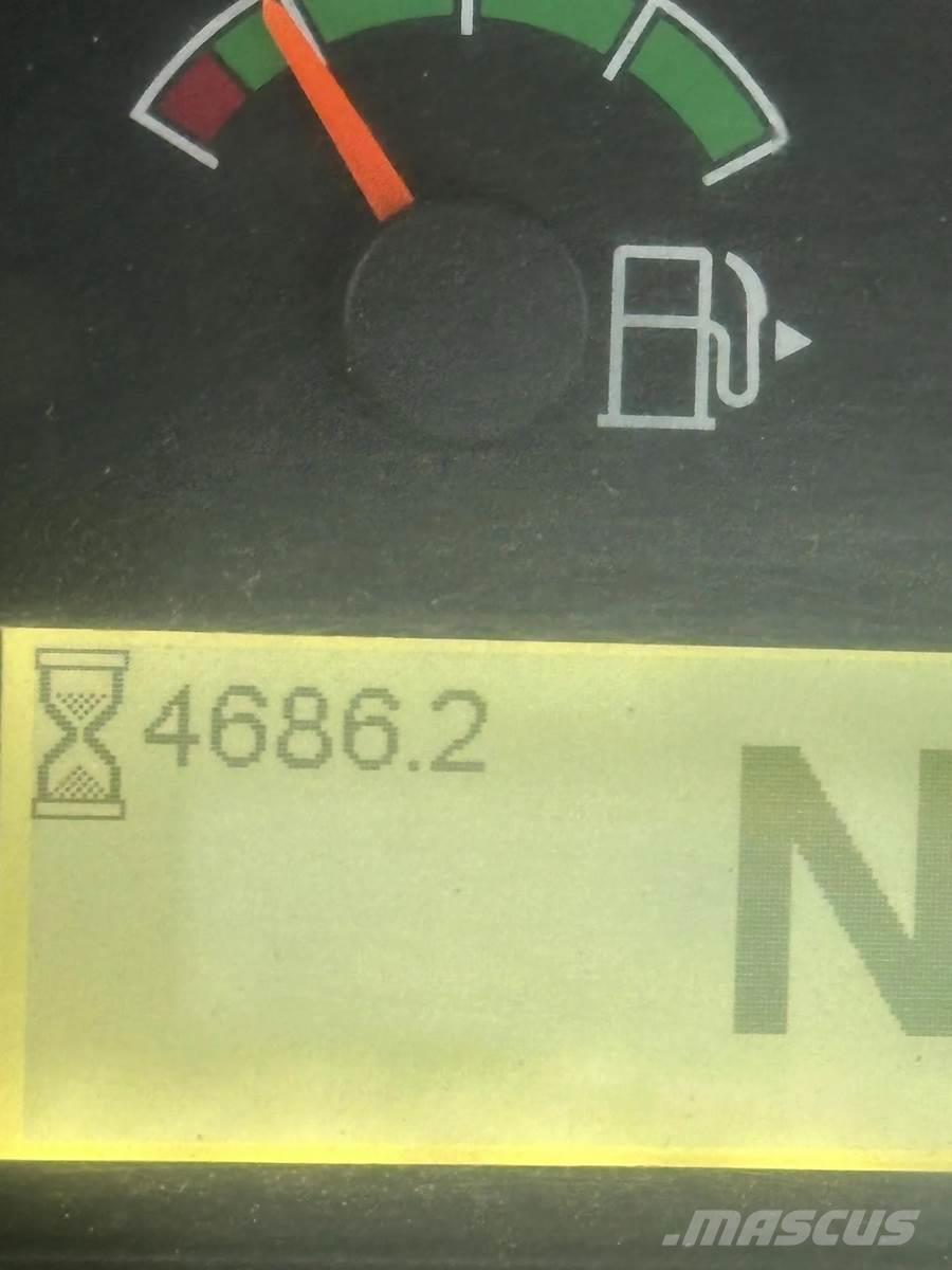 CAT 930M Kolesové nakladače