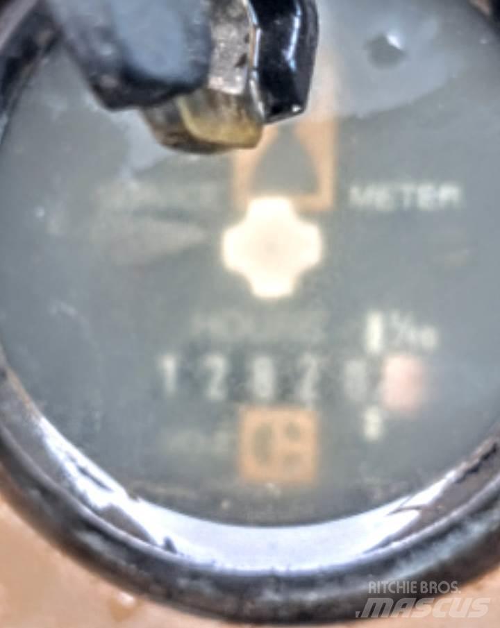CAT 936E Kolesové nakladače