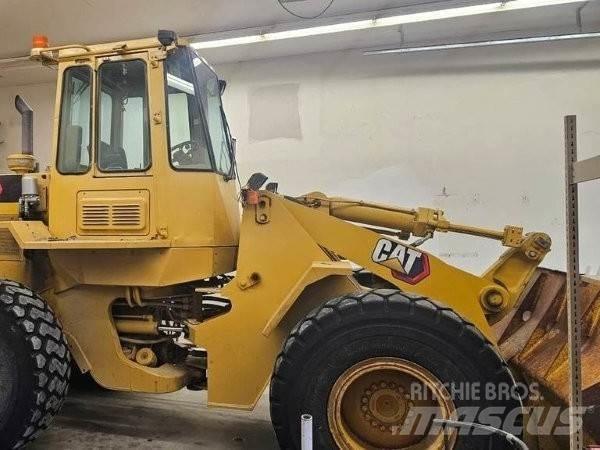 CAT 936F Kolesové nakladače