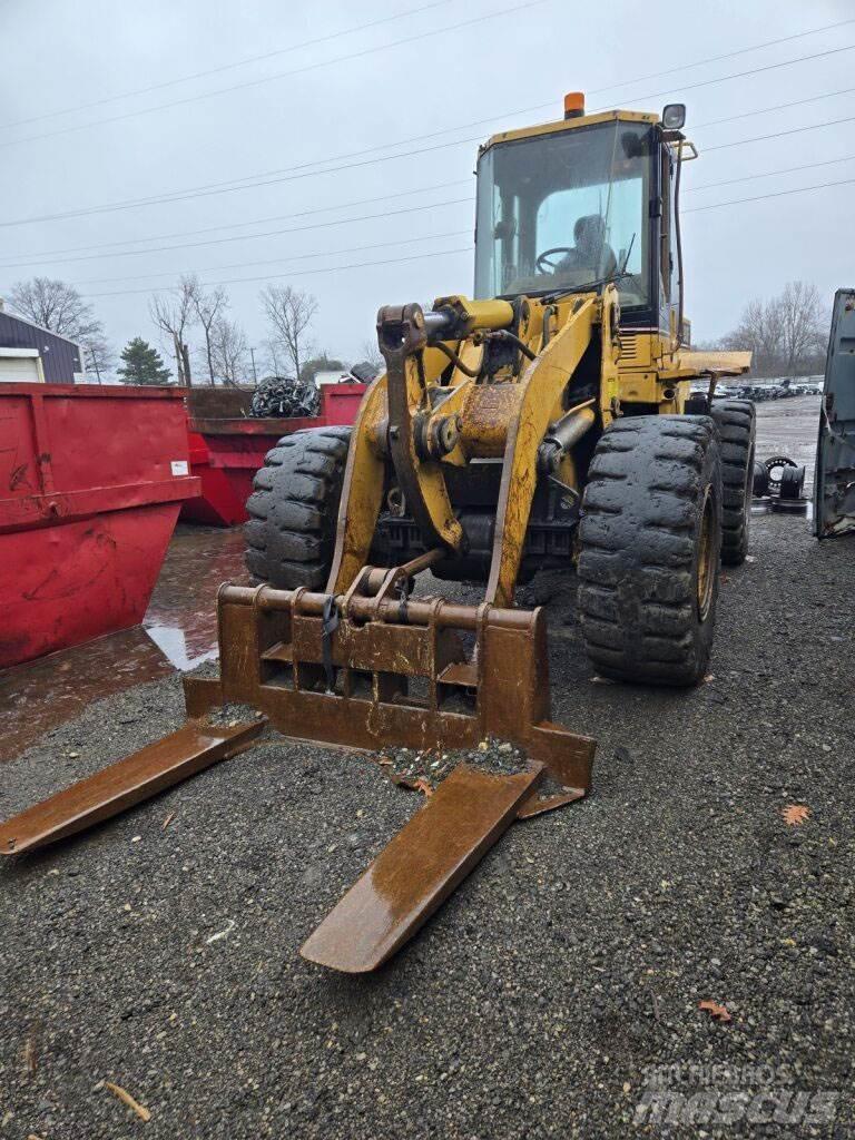 CAT 938F Kolesové nakladače