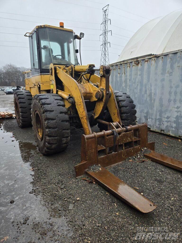 CAT 938F Kolesové nakladače
