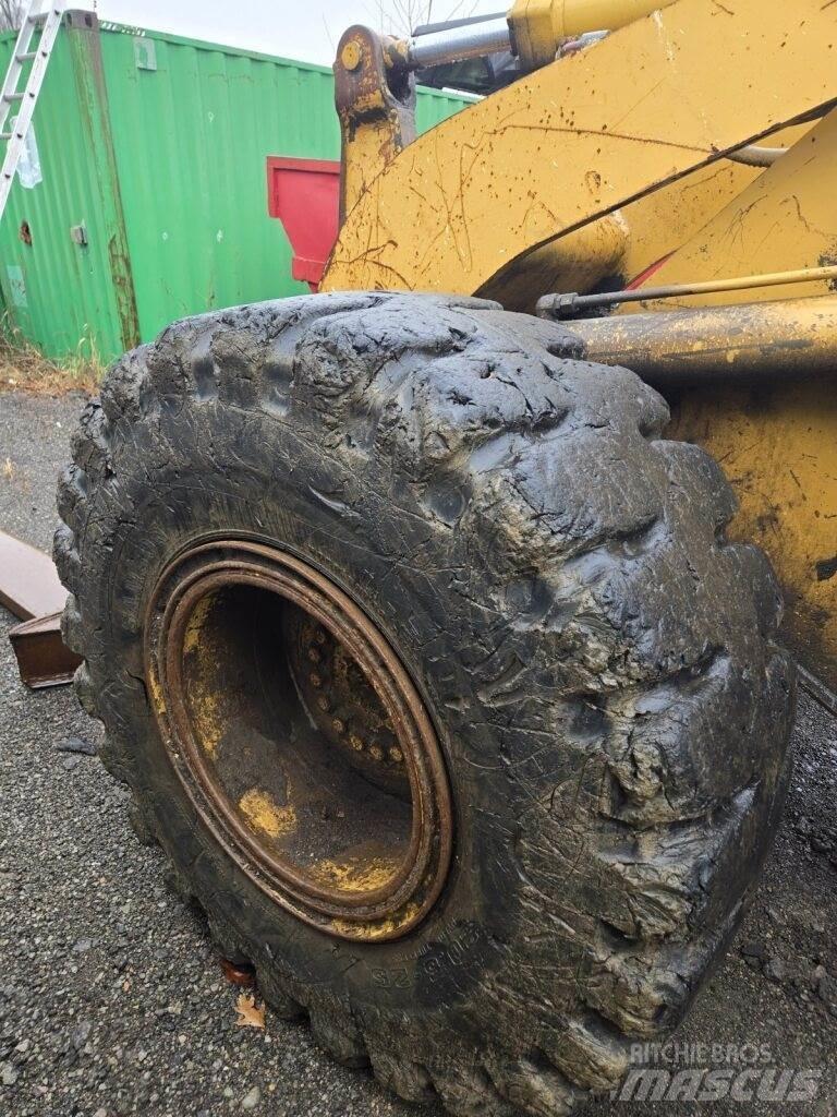CAT 938F Kolesové nakladače