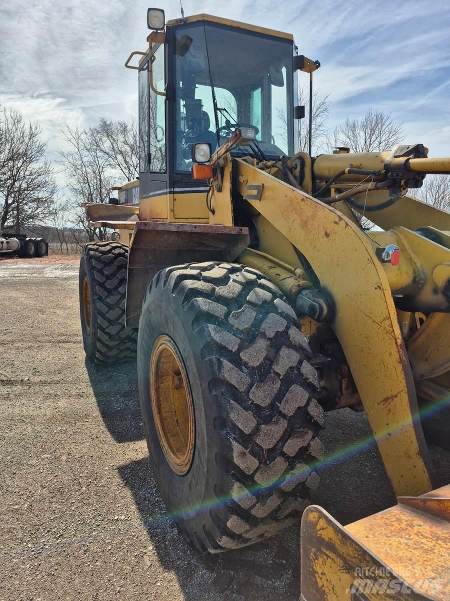 CAT 938F Kolesové nakladače