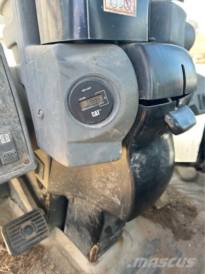 CAT 938G Kolesové nakladače