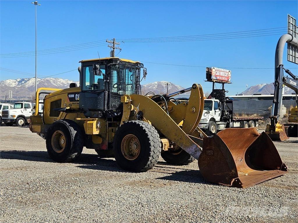 CAT 938M Kolesové nakladače