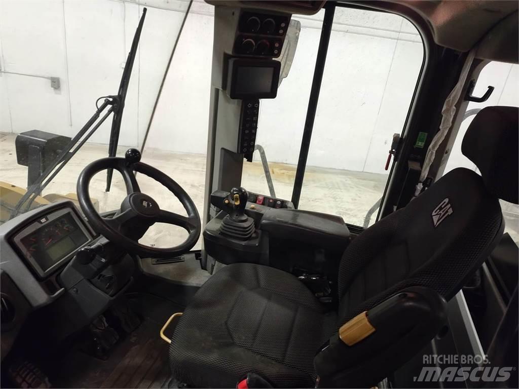 CAT 950M Kolesové nakladače