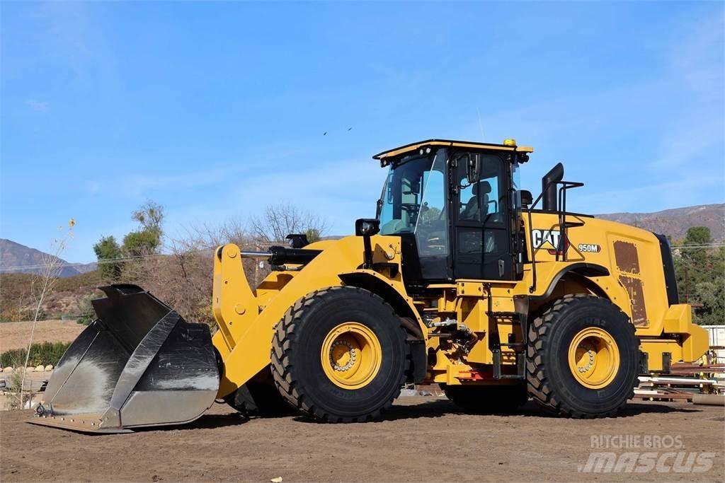 CAT 950M Kolesové nakladače