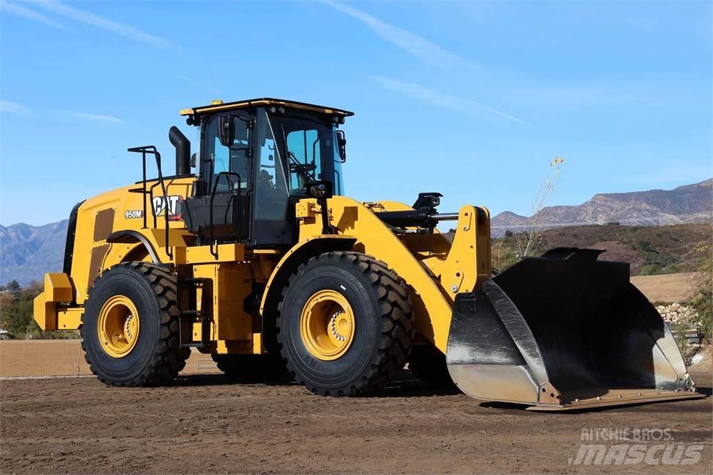 CAT 950M Kolesové nakladače
