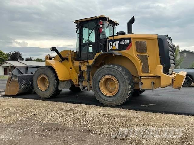 CAT 950M Kolesové nakladače