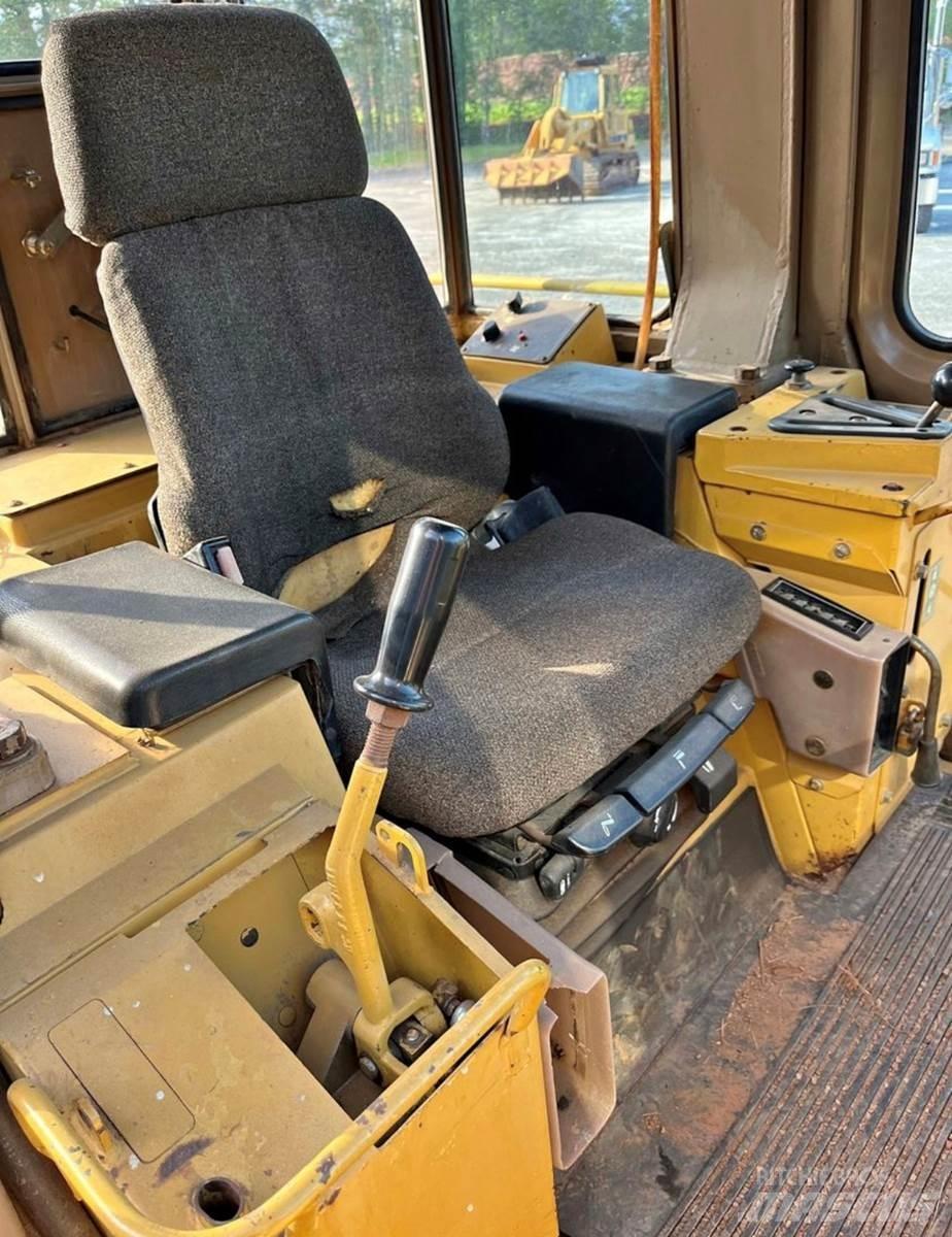 CAT 953B Pásové nakladače