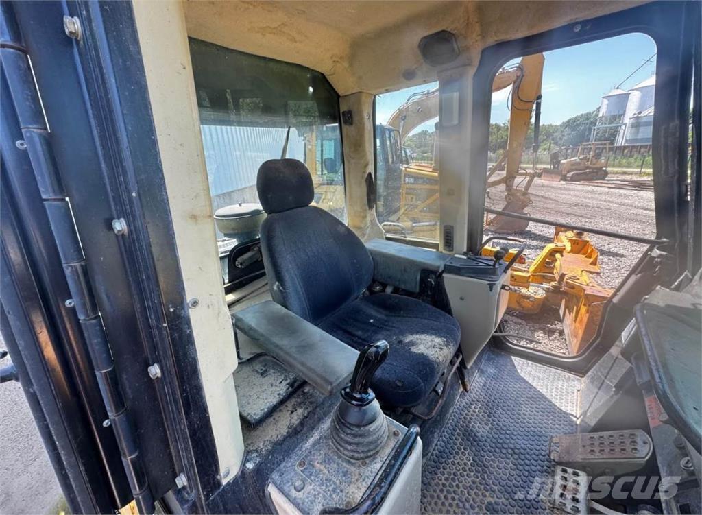 CAT 953C Pásové nakladače