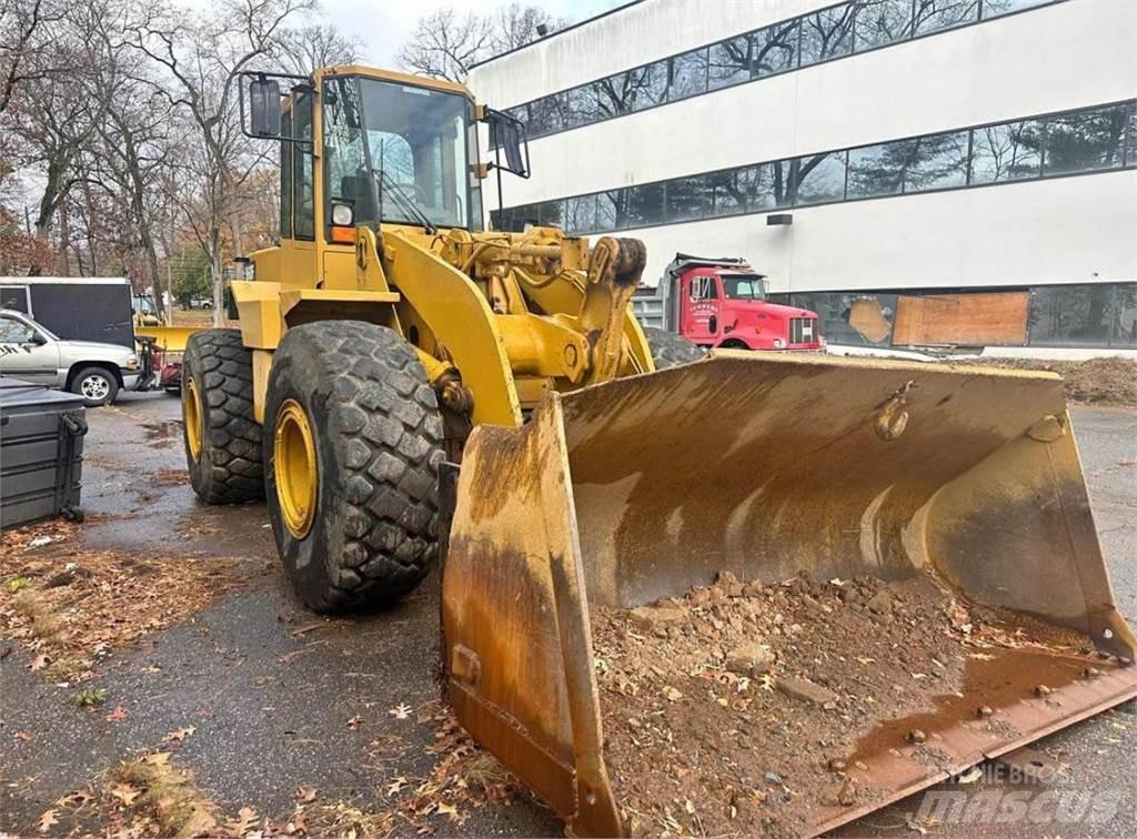 CAT 960F Kolesové nakladače