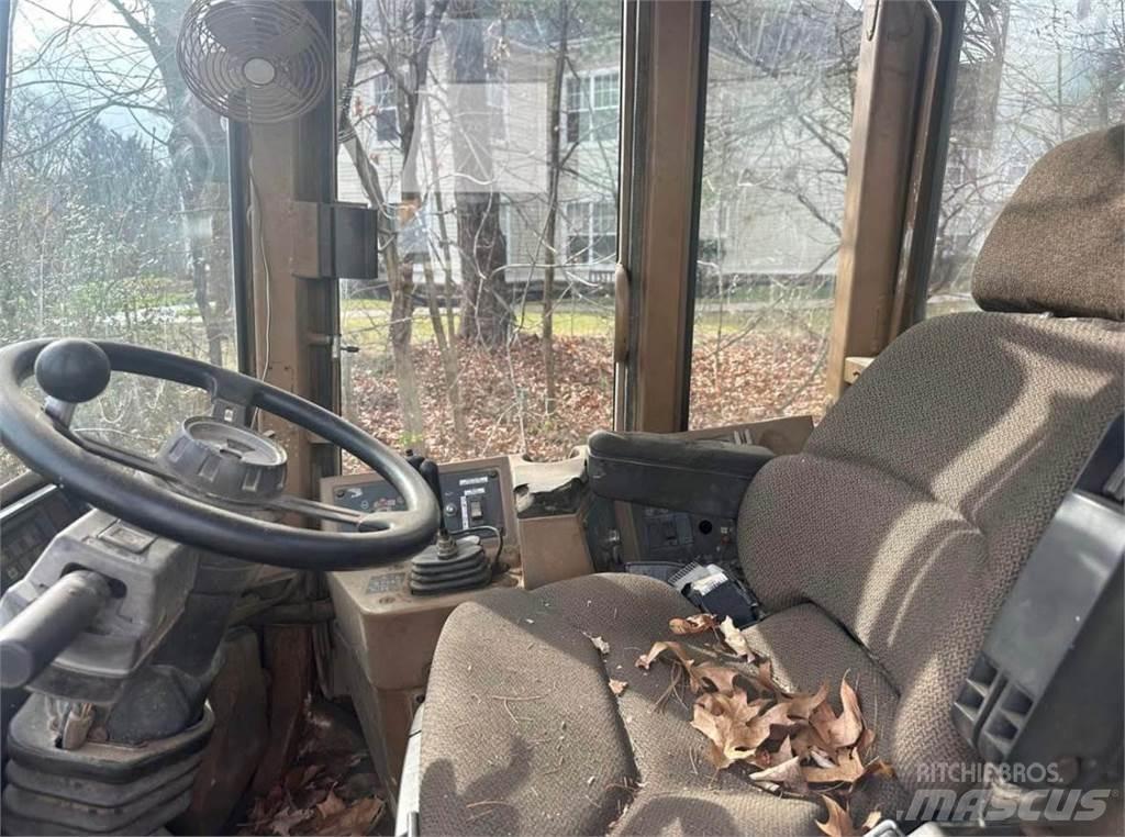 CAT 960F Kolesové nakladače