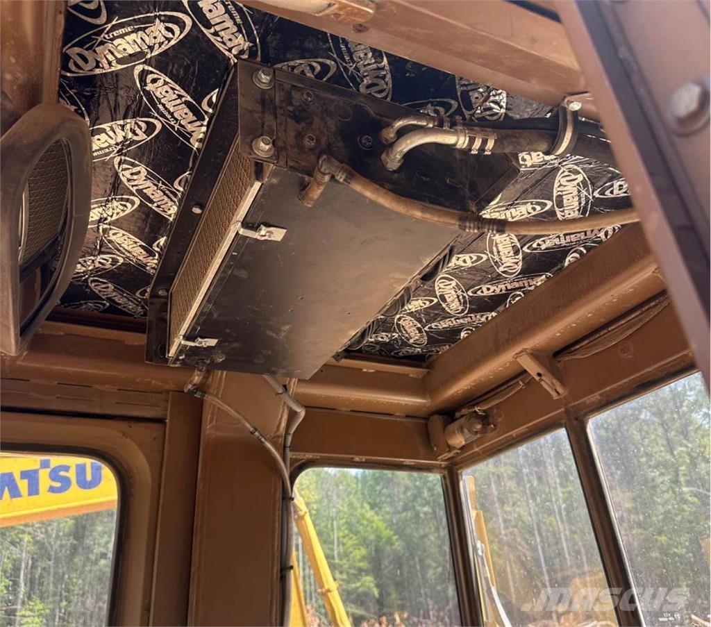 CAT 963 Pásové nakladače