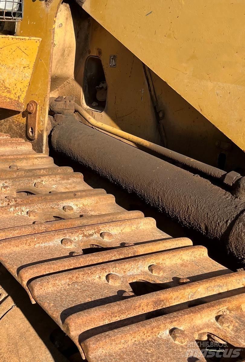 CAT 963C Pásové nakladače