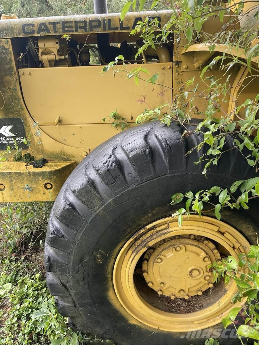 CAT 966 Kolesové nakladače