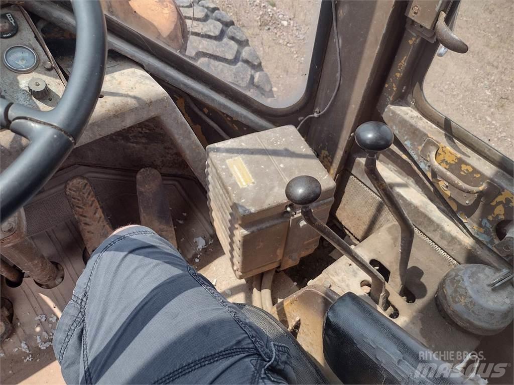CAT 966C Kolesové nakladače