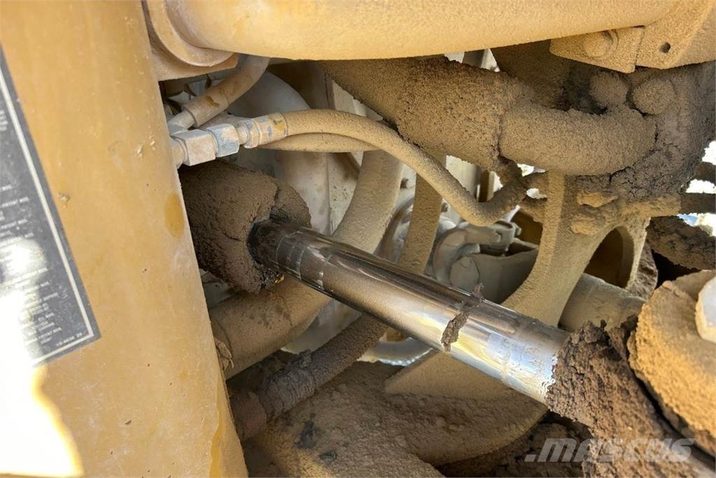 CAT 966G Kolesové nakladače