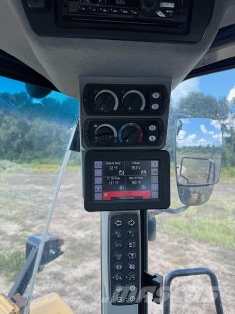 CAT 966M Kolesové nakladače